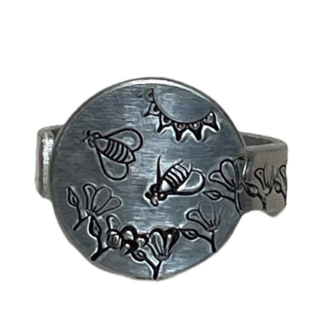 Handmade 9/10 stamped boho floral bee adjustable hypoallergenic medallion‎ ring